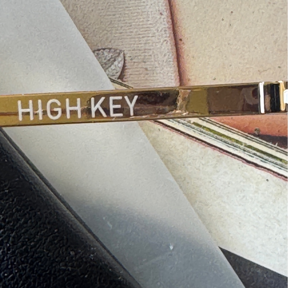 NIB - QUAY Australia, HIGH KEY, Gold Frame/Copper Fade Lens Aviators - Picture 12 of 13